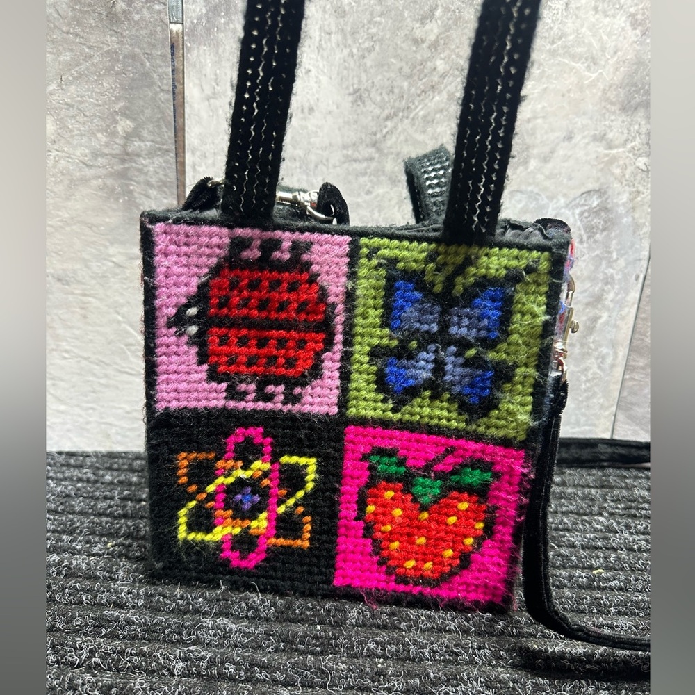 UNIF Cross Stitch Bag with adjustable strap